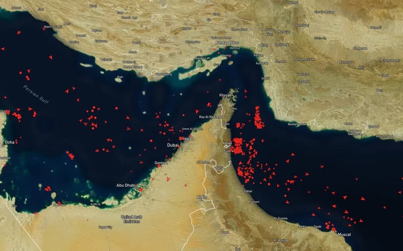 美 정보당국 "이란, 당분간 호르무즈 봉쇄 유지 가능성"…일부 선박 통과 재개