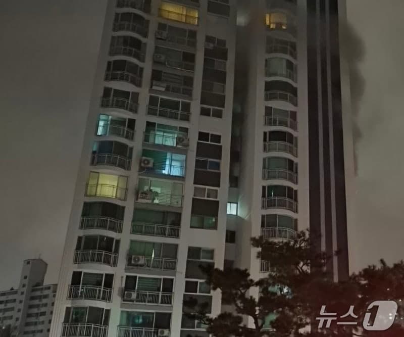 수원 장안구 아파트 9층서 불…주민 10여명 대피