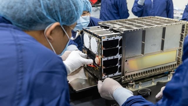 아르테미스 동행 'K-라드큐브', 이틀째 정상 교신 불발