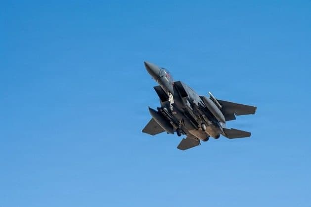 美 특수부대, 이란서 격추된 F-15 조종사 전원 구조…36시간 '사투' 끝