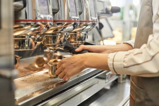 "미친X, 대학도 못 가" 알바생에 550만원 뜯어낸 카페 사장…'12800원 횡령' 진실은?