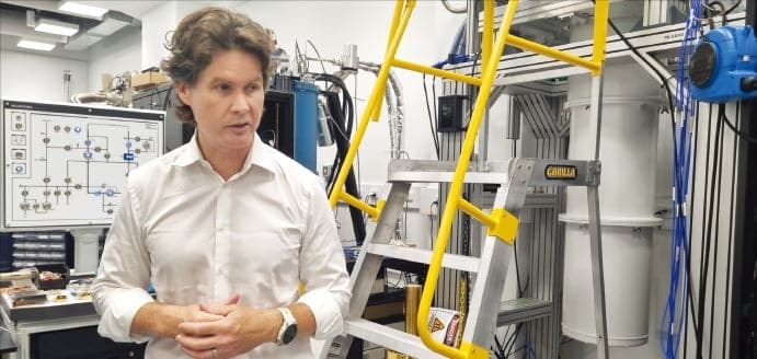 호주, '퀀텀 기술'로 양자 생태계 다크호스 부상…손바닥 크기 양자컴 만든다