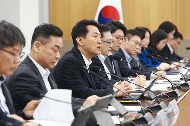 서울시, 에너지 위기 대응 위해 도심 대형 전광판 2시간 단축 운영