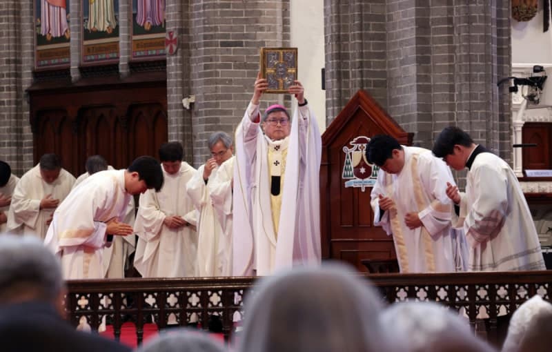 부활절 맞아 전국 교회·성당서 미사·예배…"분열 넘어 하나로"