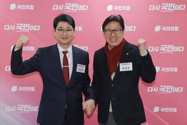 전재수, 40.6%로 초반 주도권…박형준, 주진우에 오차범위 밖 우세