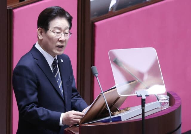 李대통령 "유가피해지원금 지방 재정부담 증가? 말 안돼" 직접 반박