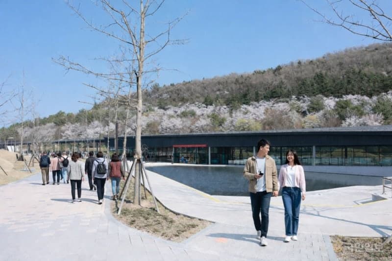 경주 동궁원 '라원', 개장 3일 만에 7천명 몰려… 체험형 정원 '흥행 조짐'