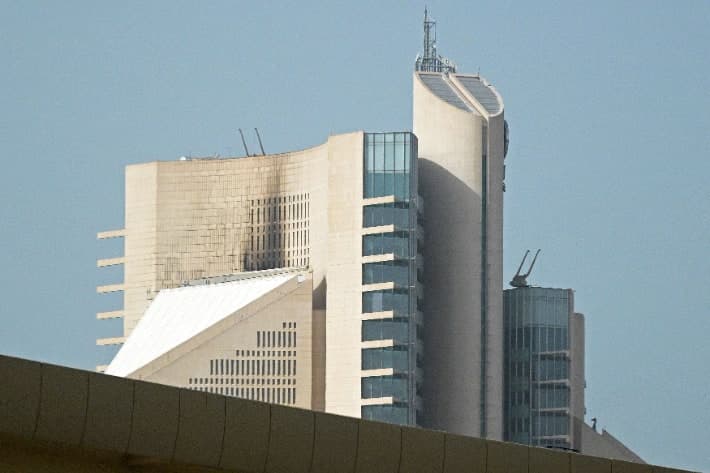 이란, 쿠웨이트·UAE 에너지 시설 피격…"민간시설 공격 응징"