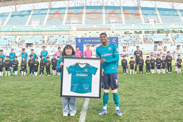 더본코리아, "차경미 힘내라" 안산 그리너스FC 홈경기에 빽다방 커피트럭 지원