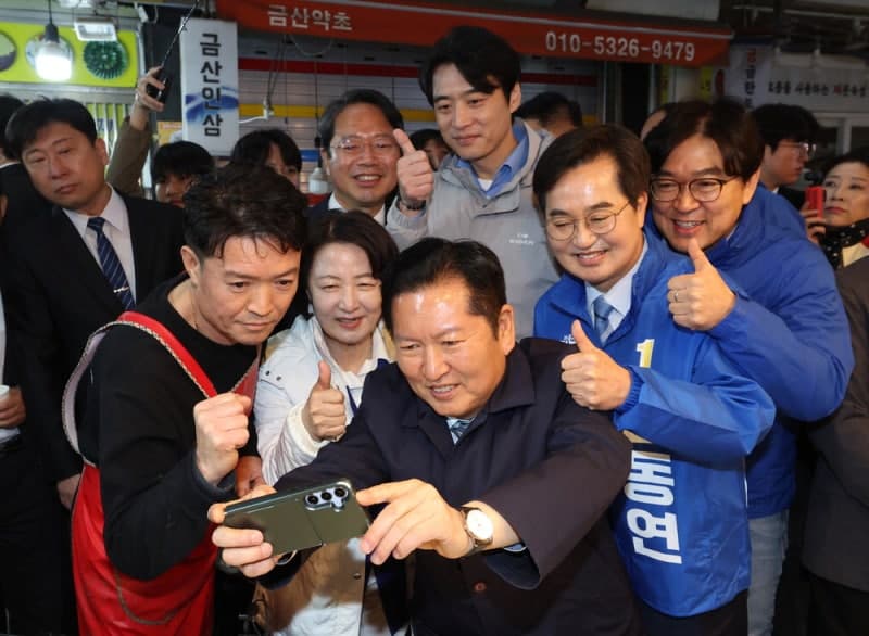 민주당, '본선보다 치열한 내부경선 레이스' 제주·전북 합동토론회 진행