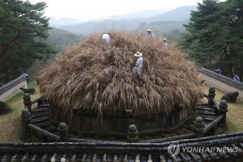 한식 맞은 건원릉 '청완 예초의' 열려