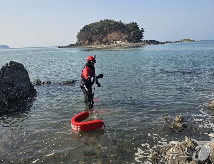 "관광갔다 물길끊겨" 인천 딴두부리섬 고립 외국인 2명 해경 무사 구조