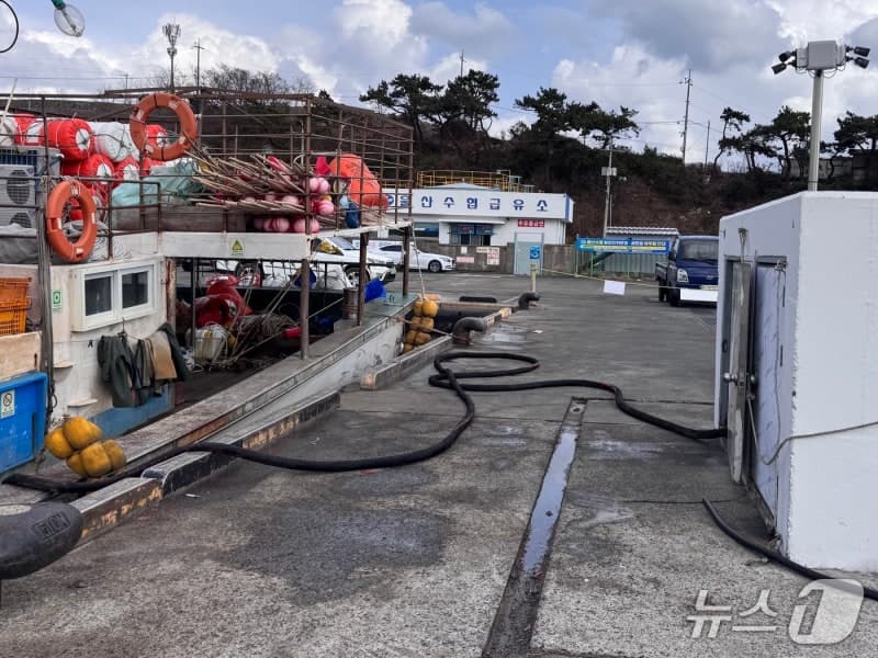 "치솟는 비닐값에 기름값 두려워"... 중동 사태 유탄에 농어촌 시름