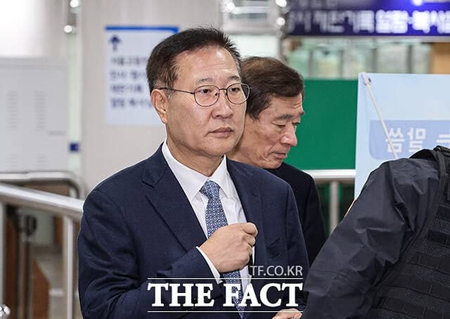 박성재 측 "손 흔들며 계엄 안 된다 말렸다"…CCTV 증거에도 혐의 부인