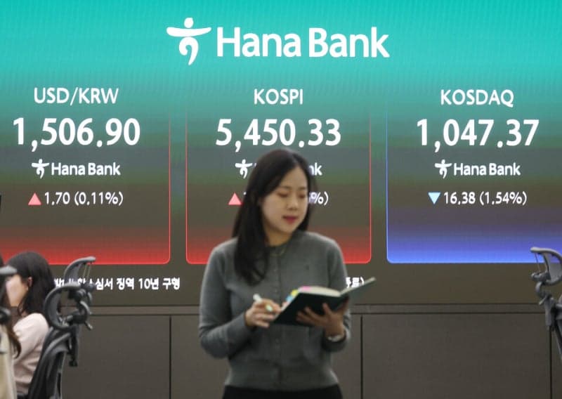 매일 순위 뒤집힌다…코스닥 시가총액 1위 자리 두고 4파전 격화