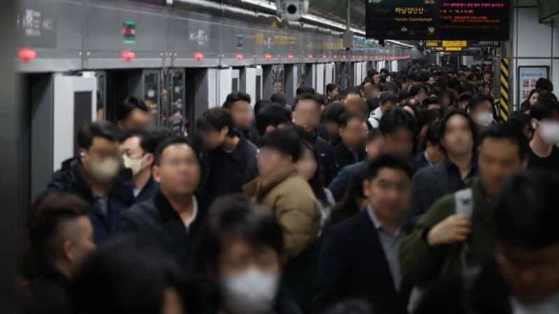 국토부 "재택근무, 공공부문부터 선제적 검토" 출퇴근 유연화 종합대책 이달 말까지 마련