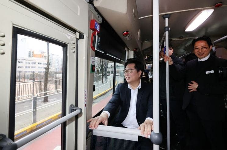 동작구, 마을버스 운전자 무료 양성교육 운영 및 차량 증차로 교통 편의 높인다