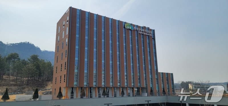 산림청 "원자재 공급 부족 속 목재 활용 확대, 탄소중립 대안"