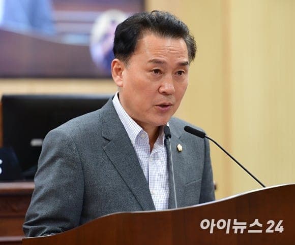 경선 탈락 김성택 청주시의원 "당원 명부 유출" 반격…"권리당원명부 스와프 있었다"