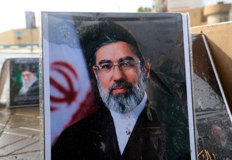 “의식불명, 통치 불가” 이란 최고지도자 모즈타바, 사실상 통치 공백