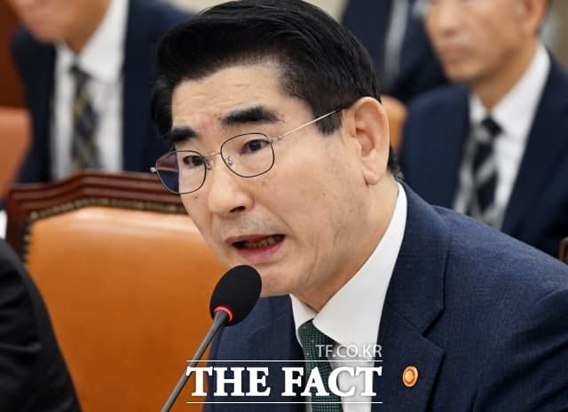 특검, '계엄 증거인멸 교사' 김용현에 징역 5년 구형…"반성 없어"