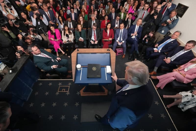 트럼프 "최종시한 추가유예 없다"…이란 "영구 종전만 수용"