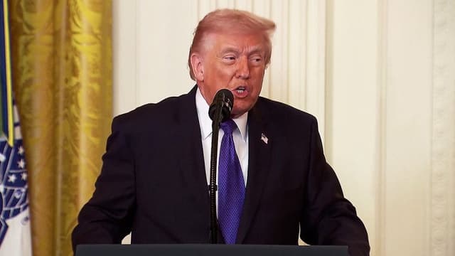 트럼프 "핵 가진 김정은 옆에 미군…한국 우리 안 도와" 불만 표출