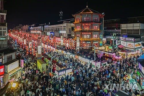 中 청명절 연휴 8억 명 이동…"드론 활용한 성묘도 등장"