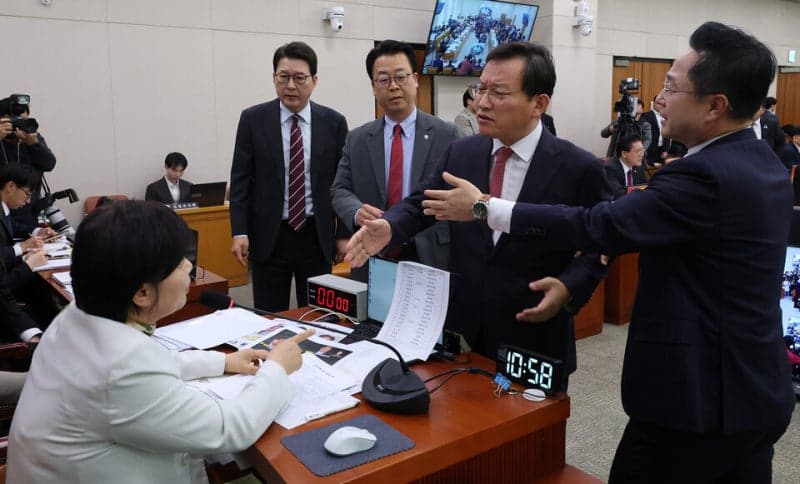 국조특위 '박상용 선서 거부'에 여야 충돌…국민의힘 집단 퇴장 후 '별도 청문회'