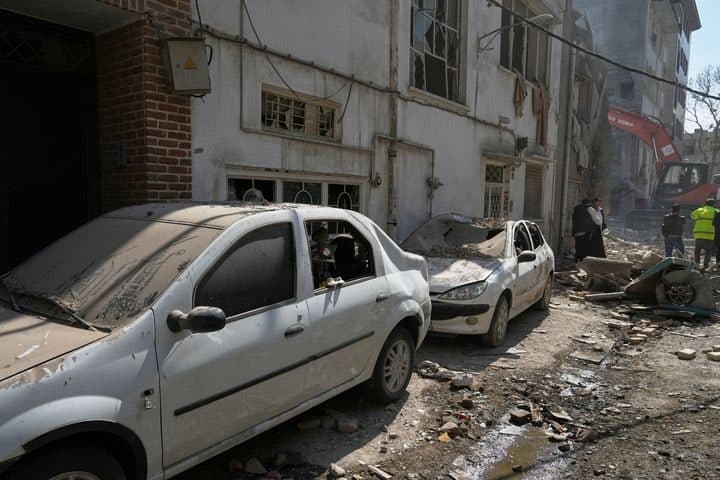 미국, 이란 인프라 공습…트럼프 '문명 소멸' 경고