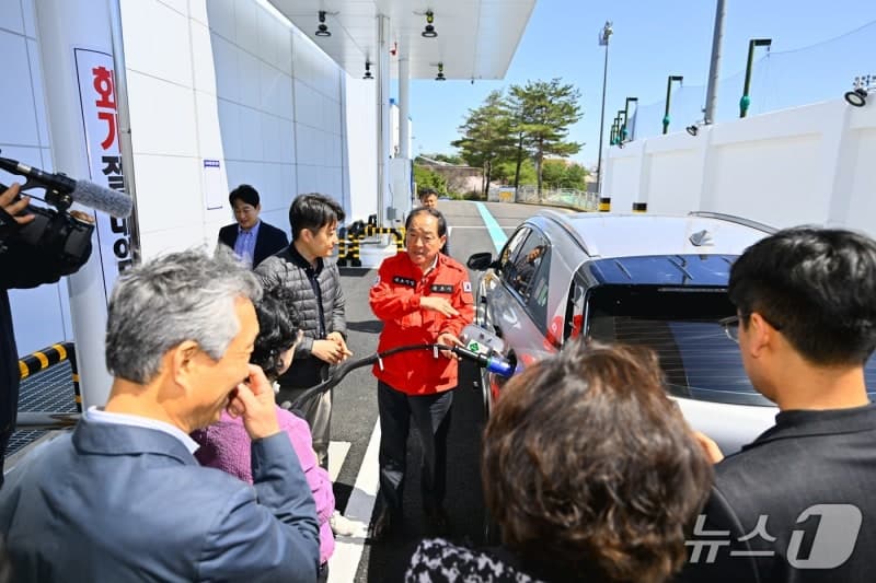 속초시, '종합경기장 수소충전소' 준공…하루 150대 충전 가능, 16일 공식 운영 돌입