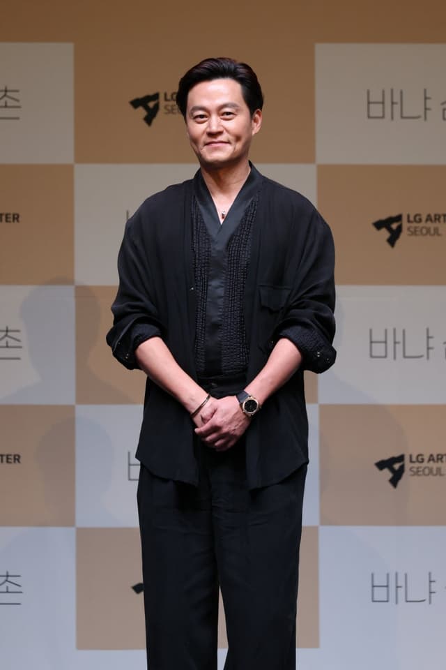 "후회하고 있다" 이서진, '바냐삼촌'으로 연극 데뷔…"처음이자 마지막" 은퇴 언급