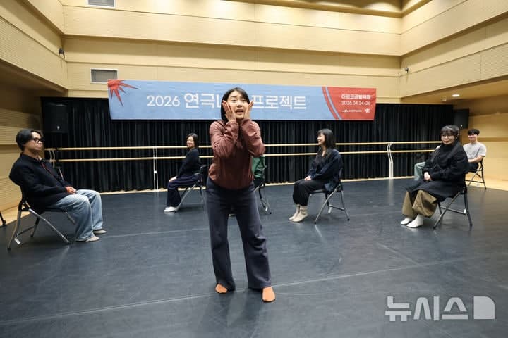 신구·박근형, '연극내일 프로젝트' 창작극 '탠덤' 연습실 방문