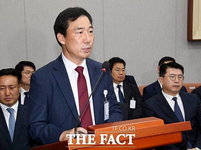 '안보실 인사개입' 윤재순·임종득, 첫 공판서 "혐의 부인"