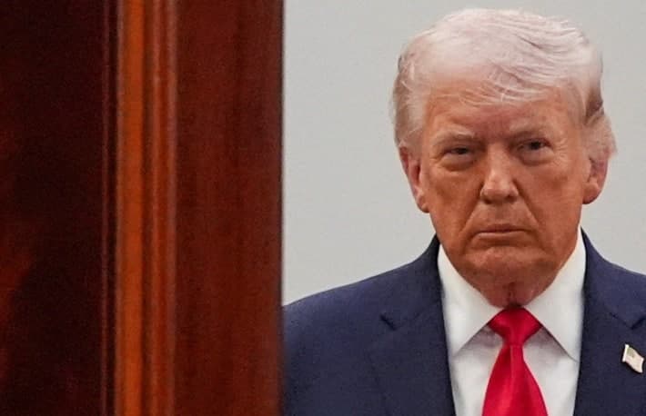 트럼프 "이란, 7일 밤 12시까지 합의 불발 시 4시간 집중폭격" 최후통첩