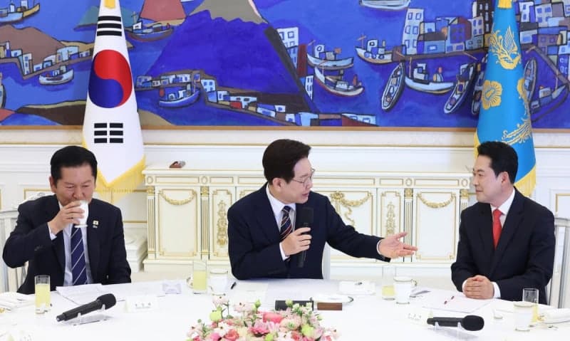 이 대통령 "고유가 피해 지원금, 현금 포퓰리즘 아냐…모든 국민 못 드려 죄송"