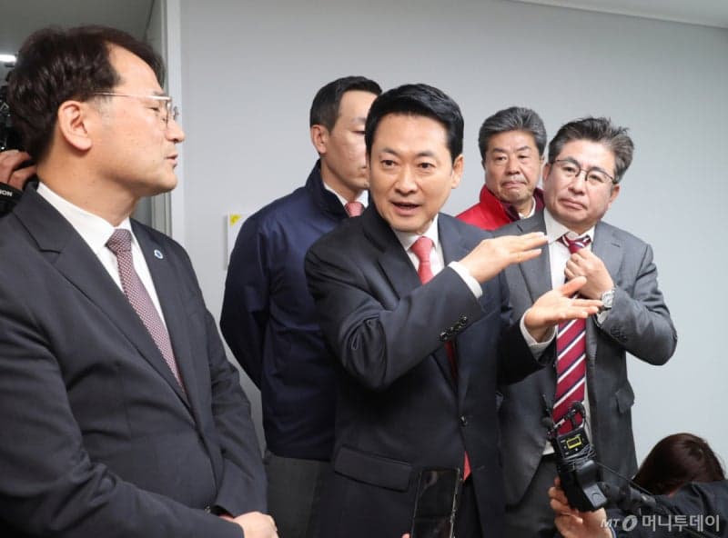 “당이 힘인지 짐인지”… 장동혁 면전서 ‘비상체제 전환’ 촉구