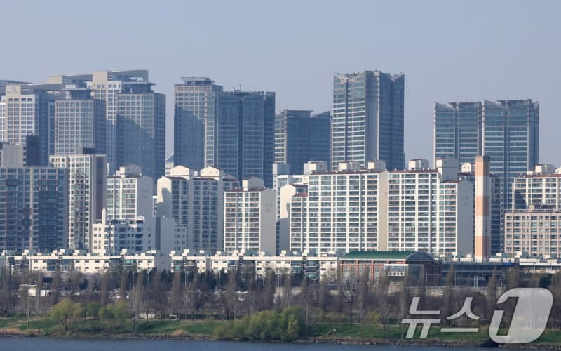 3월 전국 민간아파트 분양물량 4개월만에 1만가구 넘어, 분양가는 역대 최고가 경신