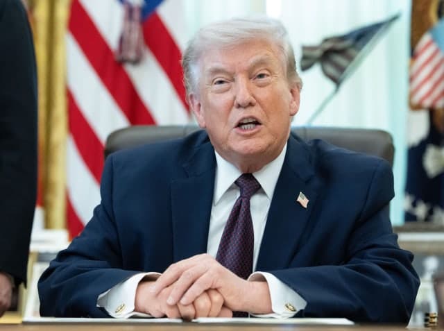 트럼프 이란 최후통첩, 美 공습 속 파키스탄 휴전 중재