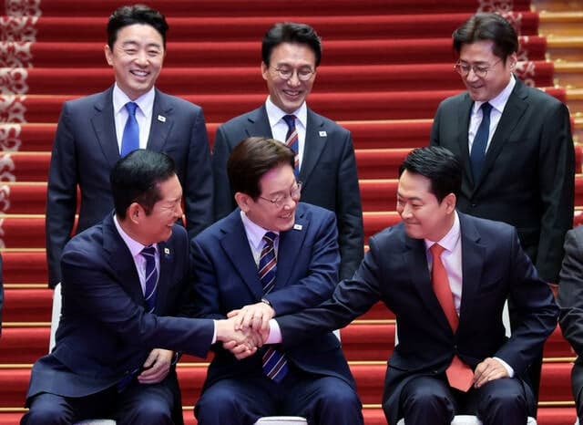 李대통령 "고유가 피해지원금, '현찰 나눠주기' 표현 과해...포퓰리즘 아냐"