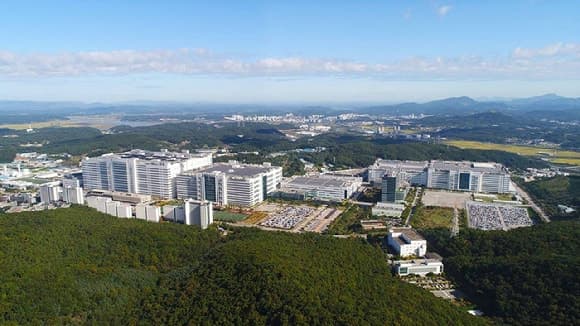 LG디스플레이, 희망퇴직 실시…최대 3년치 급여·학자금 지급