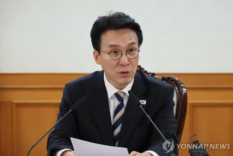 金총리 "중동 사태 오리무중…탈나프타 포장재 지원 모색, 시장질서 교란 무관용 대처"