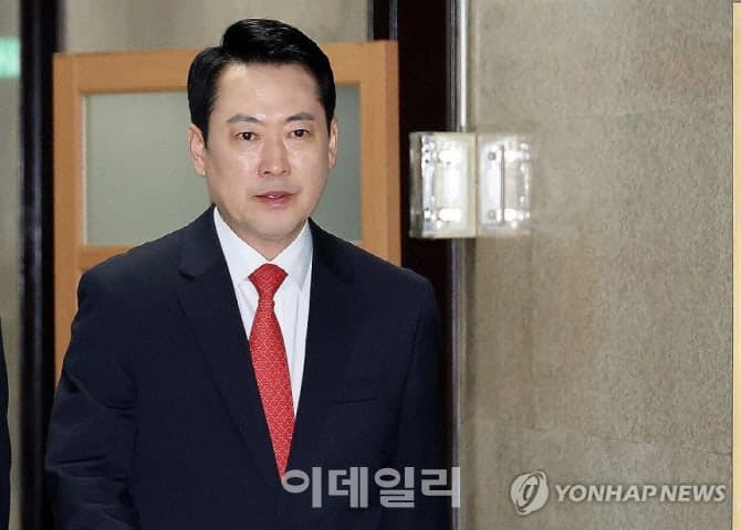 지선 앞두고 커지는 '장동혁 리스크', 엇갈린 여야 행보