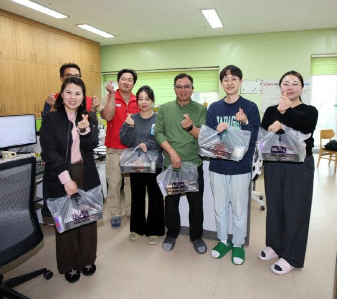 BBQ, 현장으로 간 '치킨릴레이'…사회복지사·아이들에 온기 전해