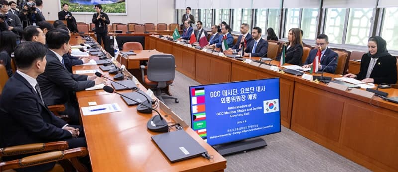 국회 외통위, 중동 7개국 대사 만나 "중동산 원유 한국 최우선 공급" 확인