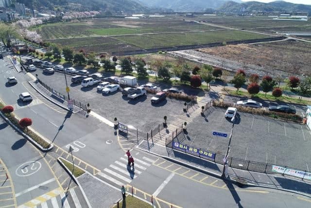 하동군, '만남의 광장 임시주차장' 개방…도심 주차난 해소 및 생활 인프라 재탄생