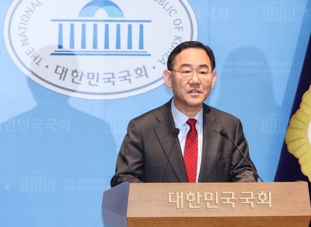 국힘, 30년 지킨 대구시장 내놓나…주호영 '운명의 8일' 무소속 출마 시나리오