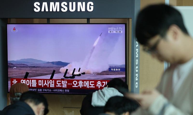 北, 이틀 새 세 차례 미사일 도발…靑 “모욕적 언사 도움 안돼”