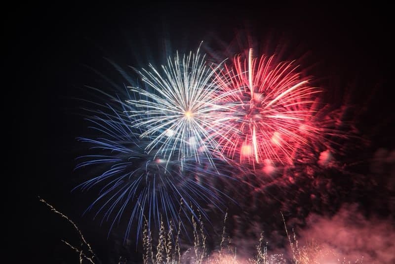 "활주로 근처에 연기가"…결혼식 폭죽에 프랑스 공항 발칵 뒤집혀 항공기 회항