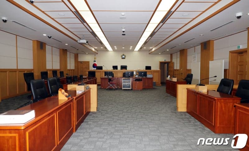 제주 버스정류장서 미성년자 강제추행 30대 중국인, 혐의 인정했지만 집행유예